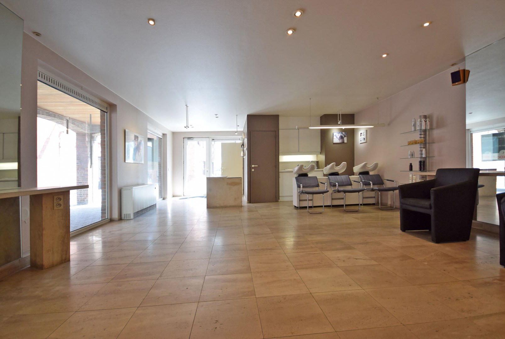Commercieel handelspand op toplocatie in het centrum van Izegem - foto 5