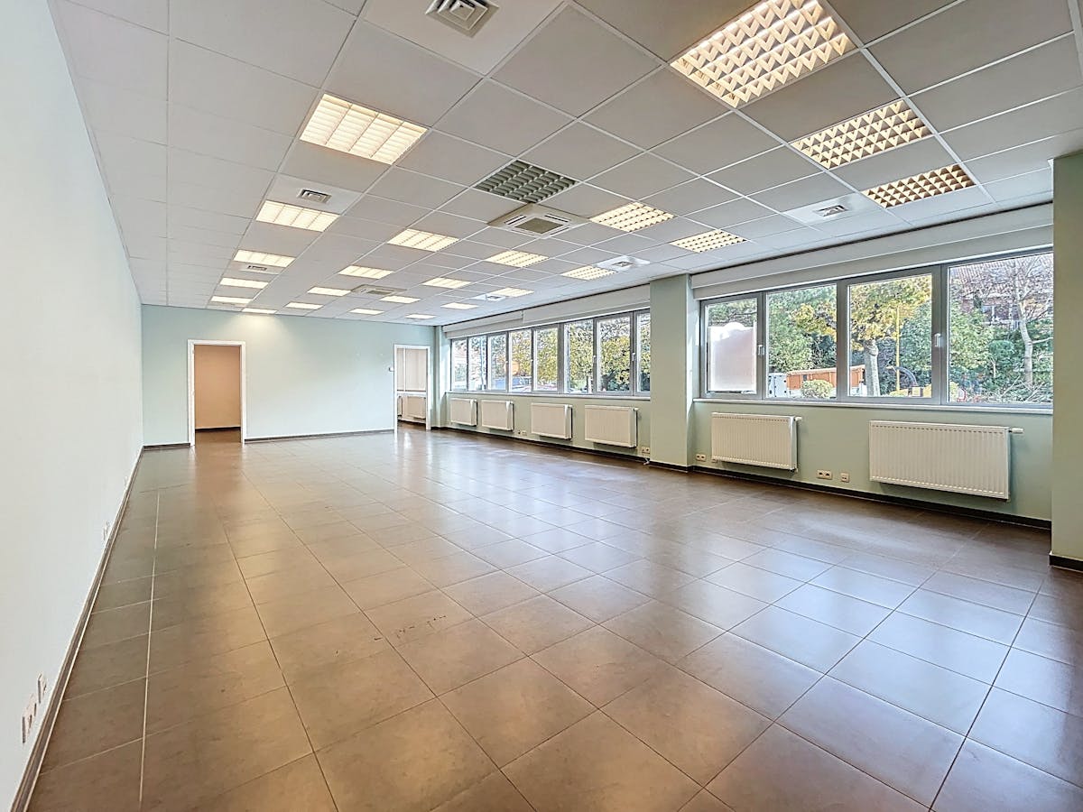 Bureau + entrepôt à louer à Strombeek-Bever - photo 2