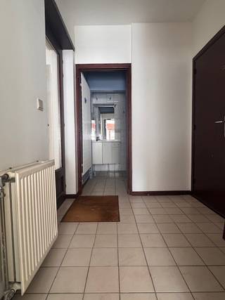Zeer rustig gelegen appartementsgebouw bestaande uit slechts 3 appartementen nabij verschillende winkels, openbaar vervoer, scholen, ......