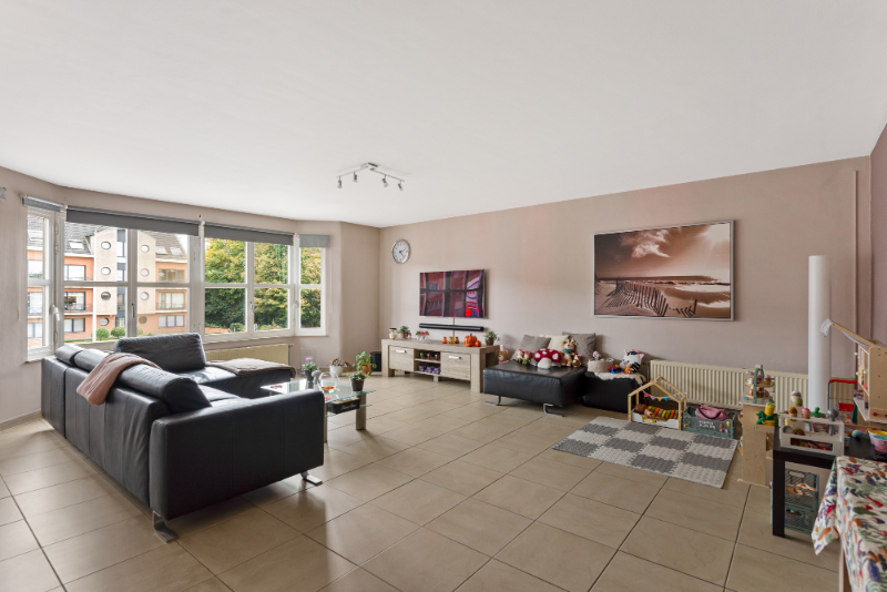 Ruim (125m²) en instapklaar appartement op 1eV met 3 slaapkamers - foto 2