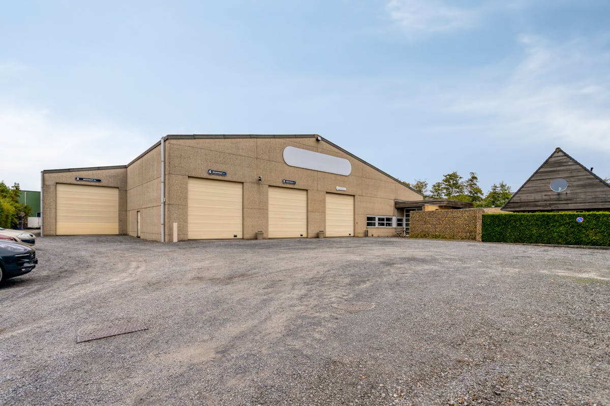 Bedrijfsgebouw met woning in industriezone Roeselare-Haven - foto 4