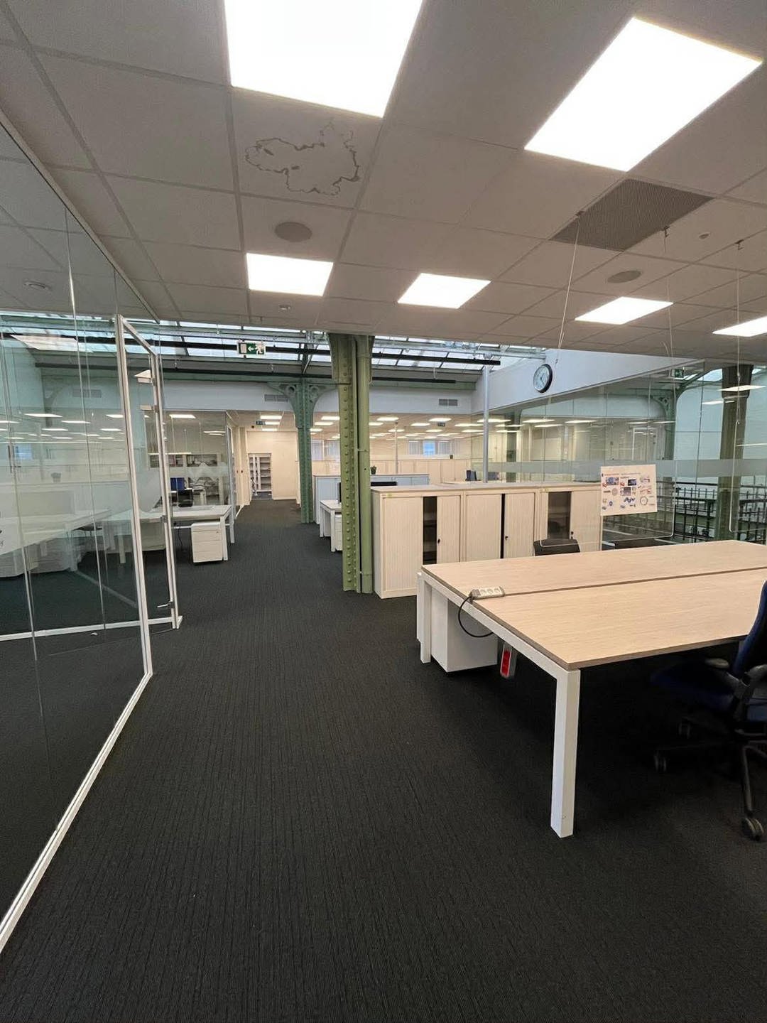 Gemeubelde Kantoren 855 m² + 3 Parkings – Etterbeek - foto 5