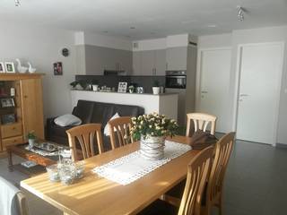 Dit appartement bevindt zich op de 1ste verdieping in een kleinschalige residentie van 3 appartementen.  Het appartement is 94 m² groot.  Indeling...