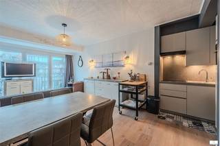 Te koop: instapklare, gemeubelde studio op de zesde verdieping in het centrum van Middelkerke.Deze recent gerenoveerde en volledig gemeubelde...