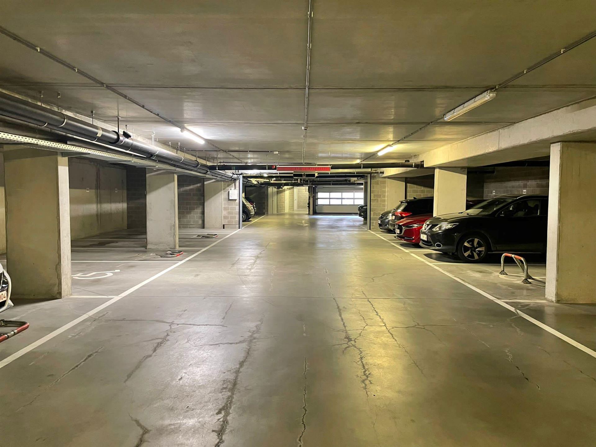 Garage for sale in Ghent - photo 1