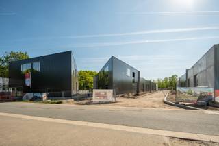 Bedrijvensite "ASPARK" - KMO UNIT 7 - 216 m²Het bedrijvenpark "ASPARK" bestaat uit 31 kwalitatief hoogstaande KMO-units met complementaire kantoren...