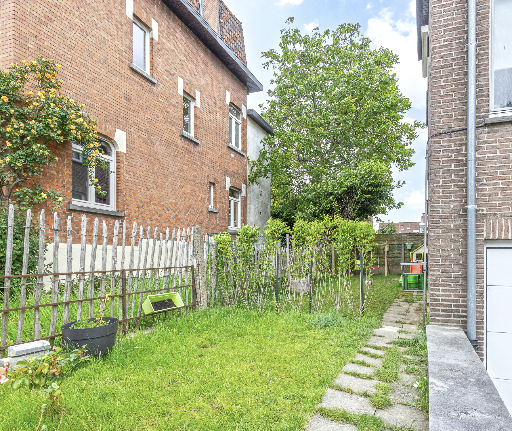 Comfortable 2-bedroom apartment with garage in Dilbeek - photo 2