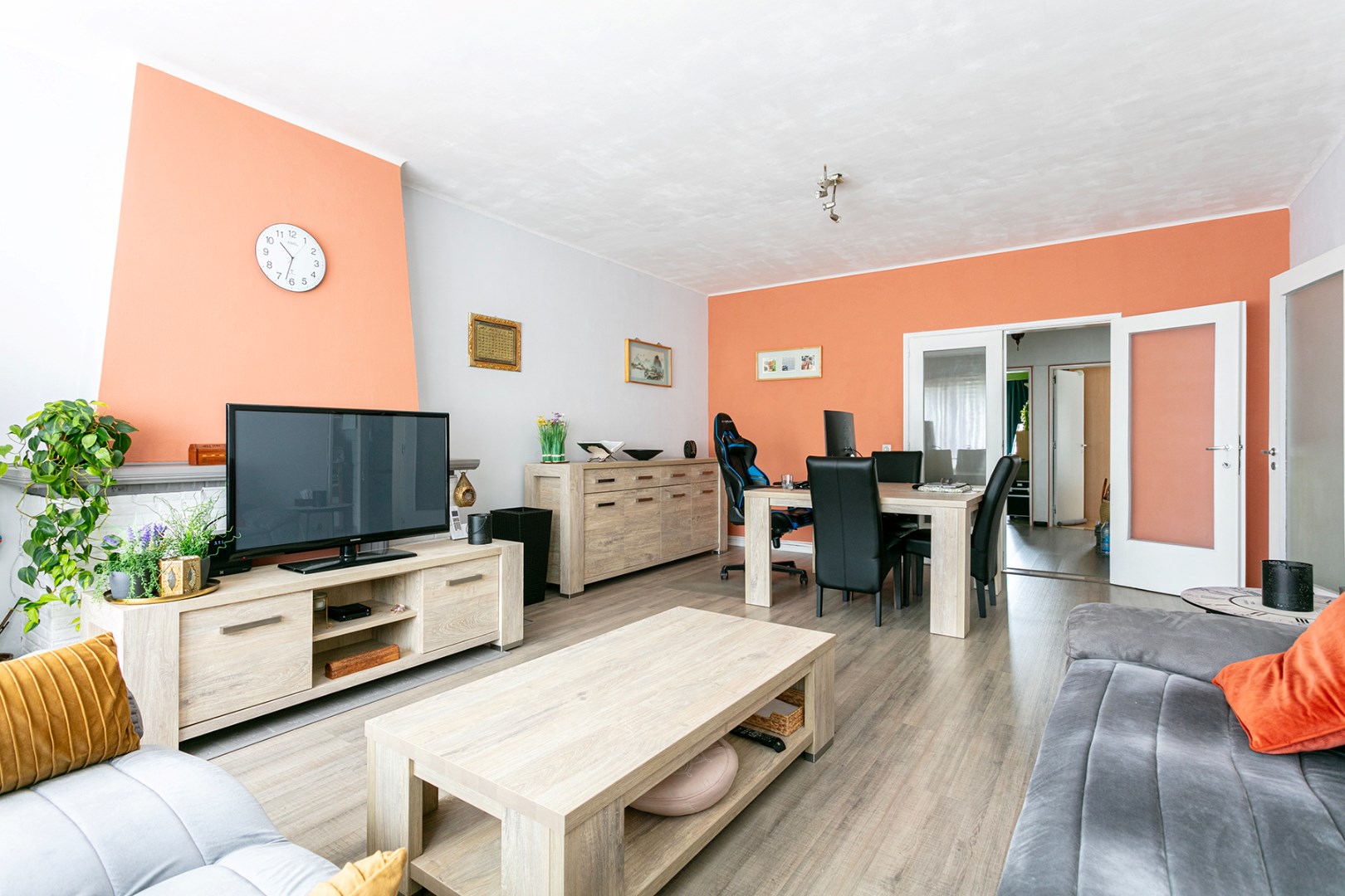 Te renoveren 2-slaapkamer appartement (107m²) met twee terrassen! - foto 1