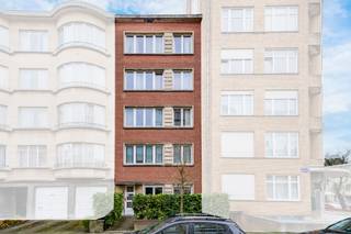 infos et visites : 02/3155171Ixelles/Quartier ULB - We Invest vous propose ce très chouette appartement 2 chambres!Idéalement situé dans le centre...