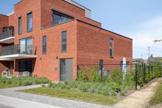 NIEUWBOUW MET KARAKTER TE WERCHTER: INSTAPKLARE BEN-WONING OP EEN UNIEKE SITE–Interessante aankoopformule onder registratierechten–Wakker worden in...