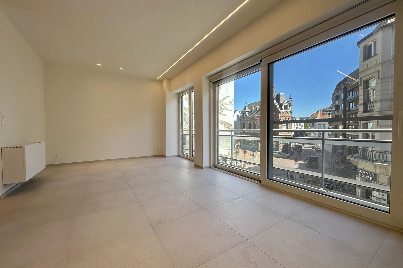 Ruime en lichtrijke studio met zuidgericht terras - foto 5