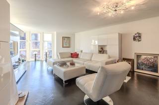 Bent u opzoek naar een gezellig appartement met twee slaapkamers, terras én garage in het centrum van Lanaken. Dan is dit appartement aan...