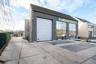 Welkom in deze uitstekende handelsruimte met stockage, kantoor en studio gelegen in Heist-Op-Den-Berg. Dit recent pand biedt een ideale oplossing...