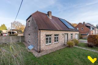 Charmante gezinswoning op prachtig perceel!Dit landhuis is rustig en kindvriendelijk gelegen nabij het centrum met lokale winkels, openbaar vervoer,...