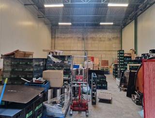 De opslagruimte is gelegen in de bedrijvenzone Belcrown te Deurne en heeft een oppervlakte van 150 m².De unit is uitgerust met een gepolierde...