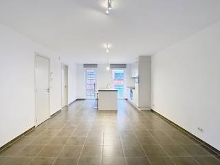 Kwalitatief afgewerkt 2-slaapkamerappartement te Tienen!Het appartement is gelegen in residentie Poorthof, te midden in het centrum van Tienen. De...