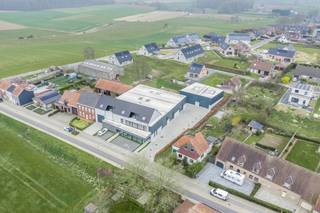 Nieuwbouw KMO-unit te huur van ca. 259 m² op de site Kampagne in Wijtschate. Gelegen op 10 minuten van het centrum van Ieper.Specificaties:...