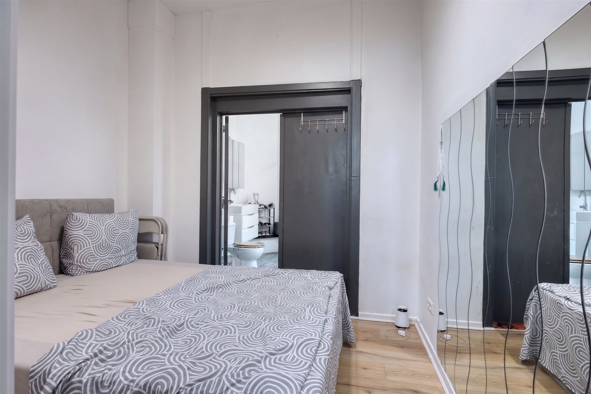 Ruime woning, momenteel ingericht als 4 studio's! - foto 5