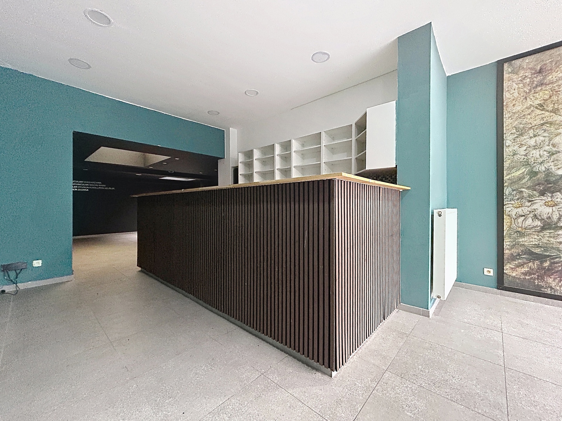 Commercial for rent in Ghent - photo 2