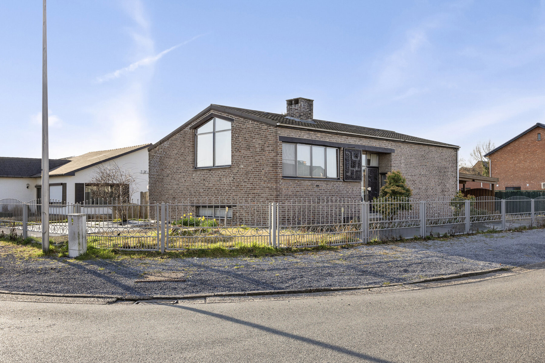 Karaktervolle kwoning in Houthalen-Oost met enorm potentieel! - foto 3