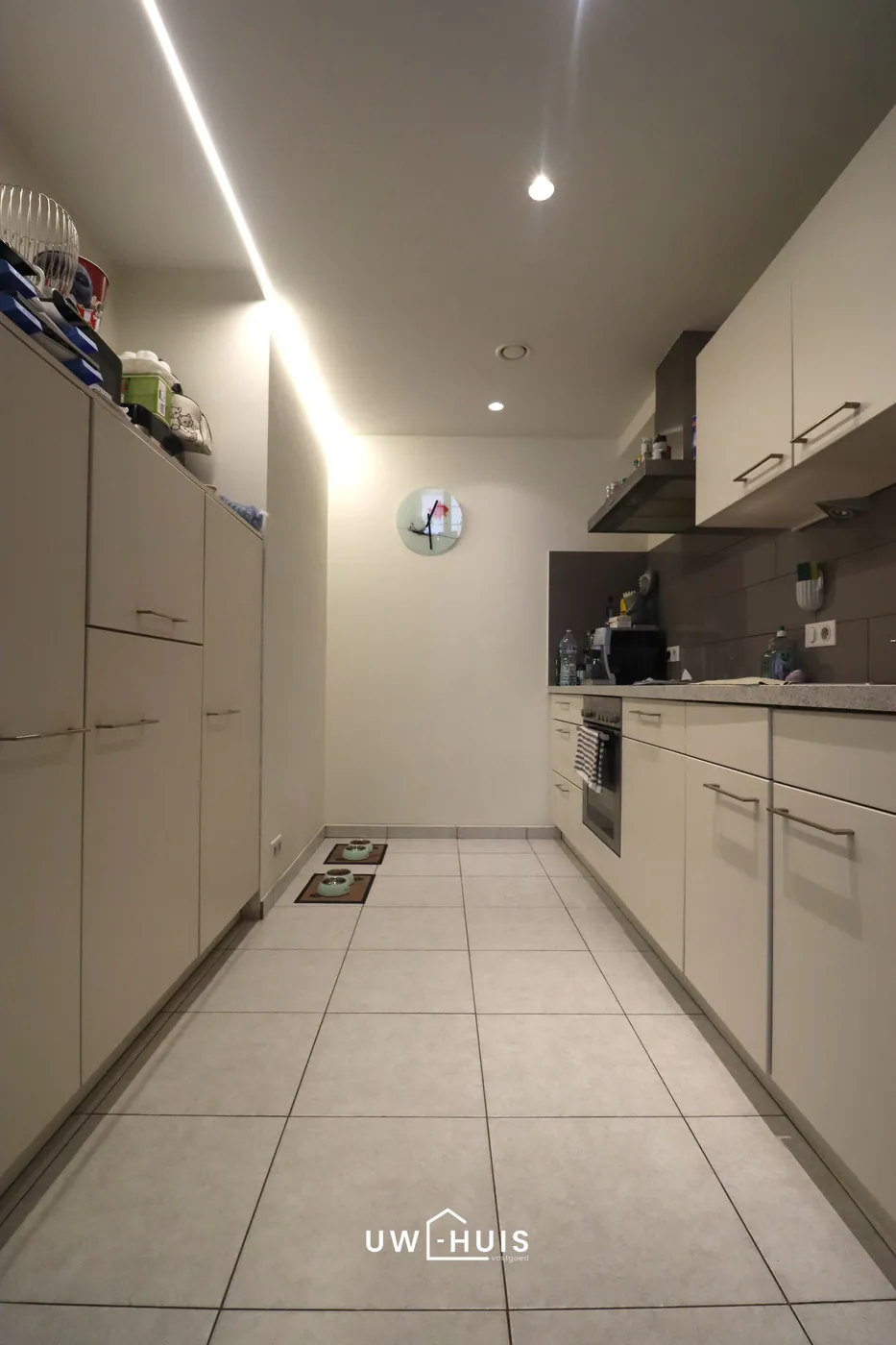 Prachtig gelijkvloers appartement met twee slaapkamers, tuin (incl. overdekt terras) én garage - foto 4