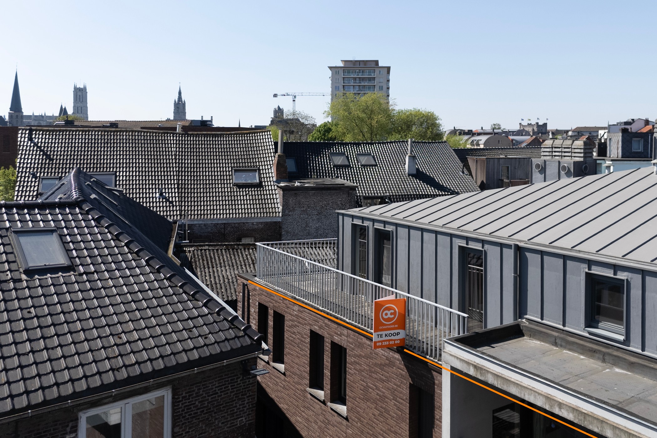 Uniek dakappartement met zonnig ruim terras, centrum Gent. - foto 2