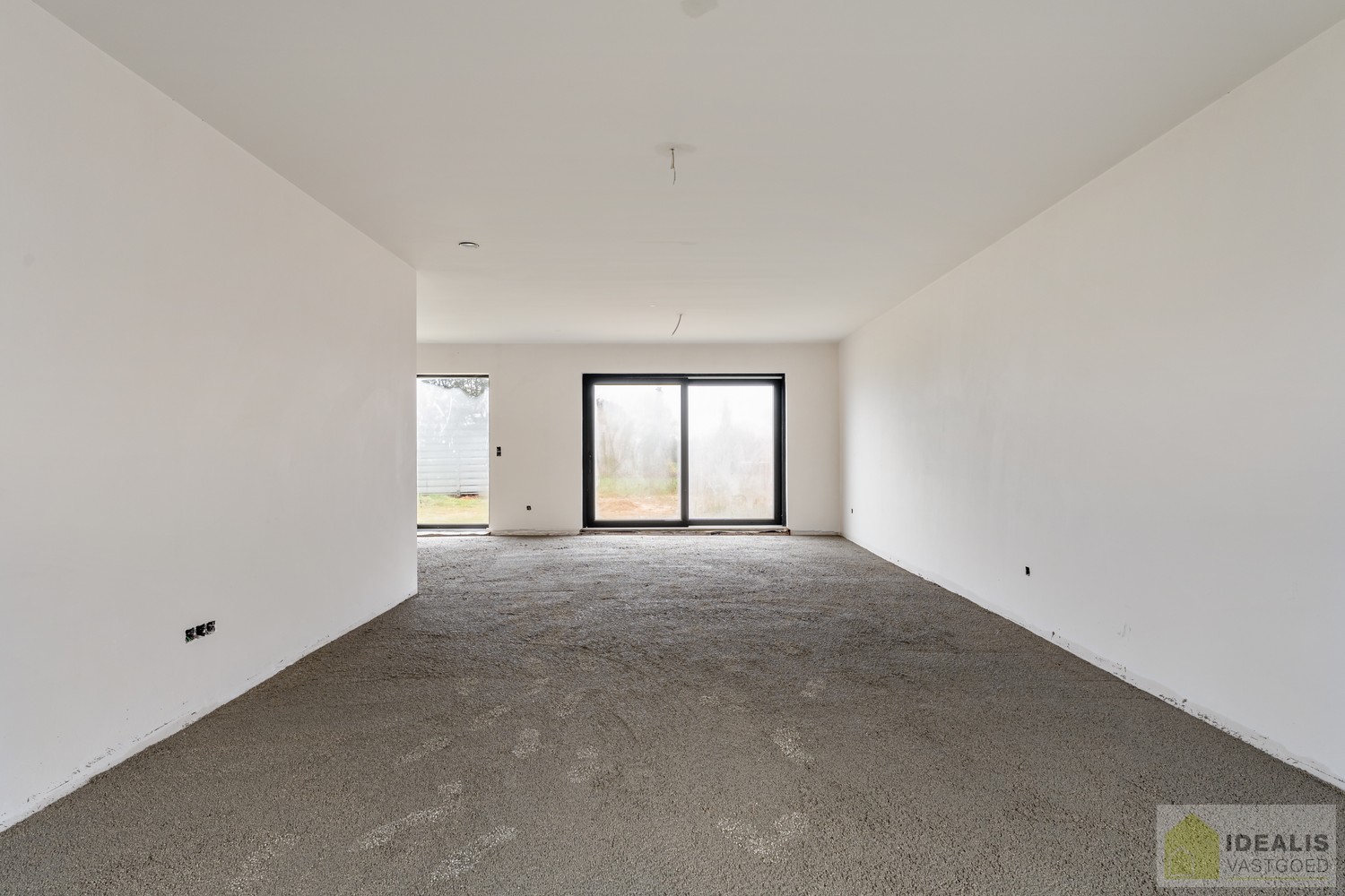 PRACHTIGE NIEUWBOUWWONING (GRONDAANDEEL €85.000,00 + 12% REGISTRATIERECHTEN EN CONSTRUCTIE €293.000,00 + 21% BTW) MET EEN HEERLIJK LICHTRIJKE WOONKAMER MET OPEN KEUKEN MET AANSLUITEND BERGPLAATS, 3 SLAAPKAMERS, EEN RUIME BADKAMER VOORZIEN VAN ALLE COMFORT - foto 5