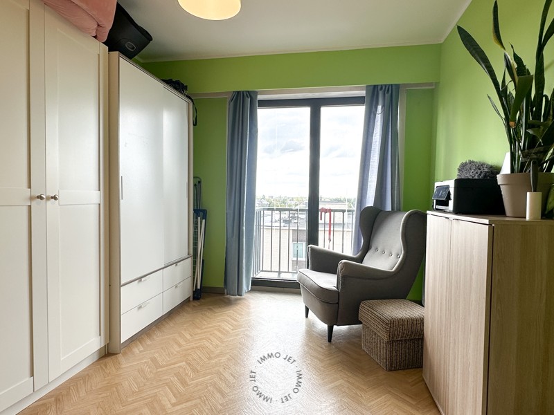 Lichtrijk appartement met twee slaapkamers, terras en ondergrondse autostaanplaats - foto 4