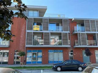 Ruim appartement met twee slaapkamers vlakbij Brusselpoort, Vrijbroekpark en station.Het appartement omvat een ruime living met open keuken en...