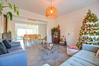 KIJKDAG ZATERDAG 17/01 VAN 14U TOT 16U! (graag vooraf inschrijven) Unieke kans! Deze ruime en lichtrijke woning is gelegen op een prachtig perceel...