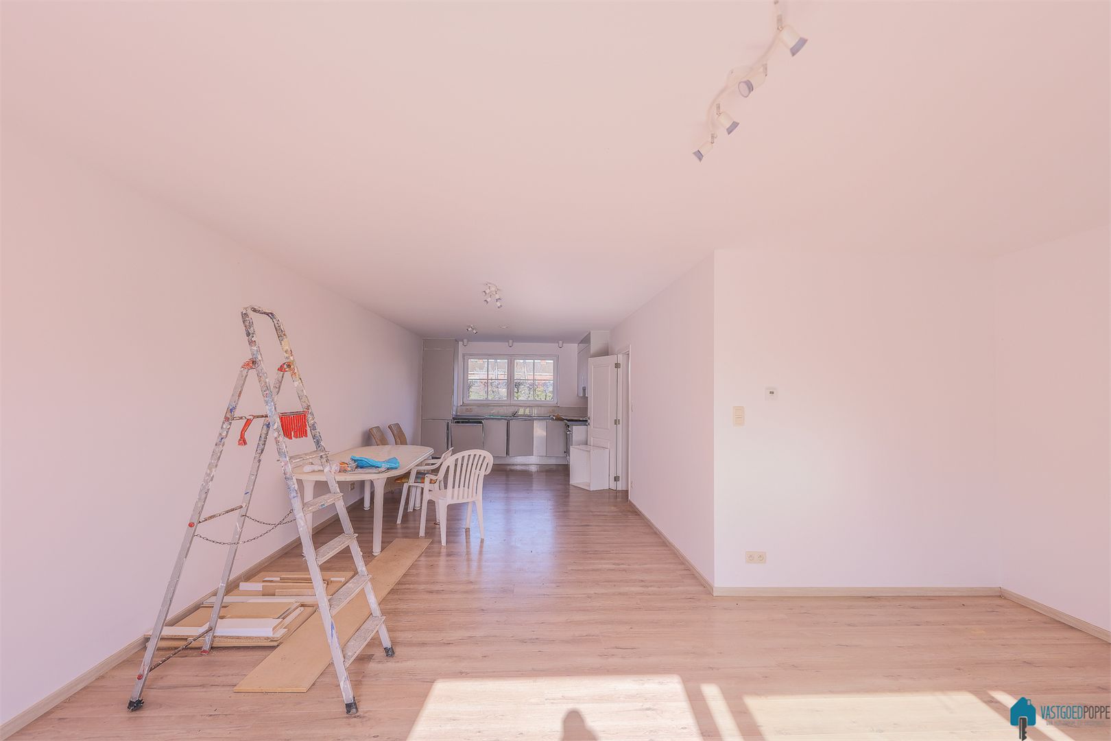Nieuwbouw woning met tuin en staanplaats - foto 5