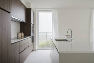 Droomt u van prachtig wonen langs de vernieuwde Leieboorden in Harelbeke? Residentie Leiesluis biedt u deze unieke kans!Dit...