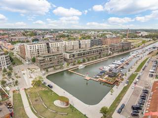 Project Quartier Bleu - app C20.103 - Riverside:
- Aqualoft gelegen op de 1e verdieping
- Frontaal zicht op het water en de jachthaven
- 2 slaapkamers
- Oppervlakte appartement: 123m2
- Oppervlakte terras: 23m2

meer info op www.quartierbleu.be