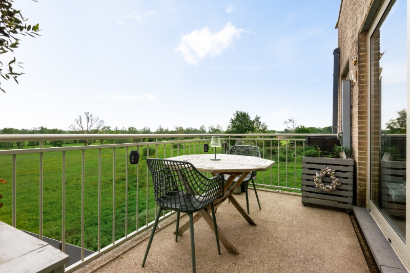 Gunstig en rustig gelegen APP op 2eV met 2 SLK, terras, tuin & mog. garagebox - foto 2