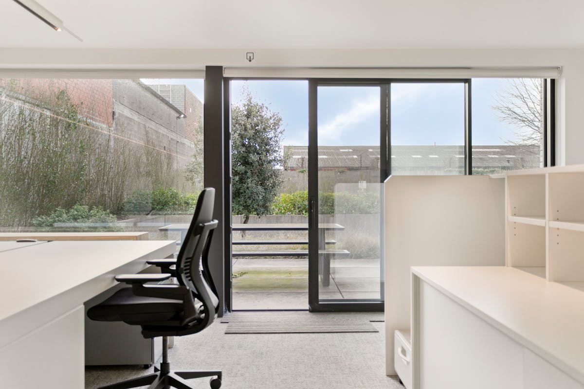 Modern office space of approximately 233 m² for sale in Kuurne - photo 3