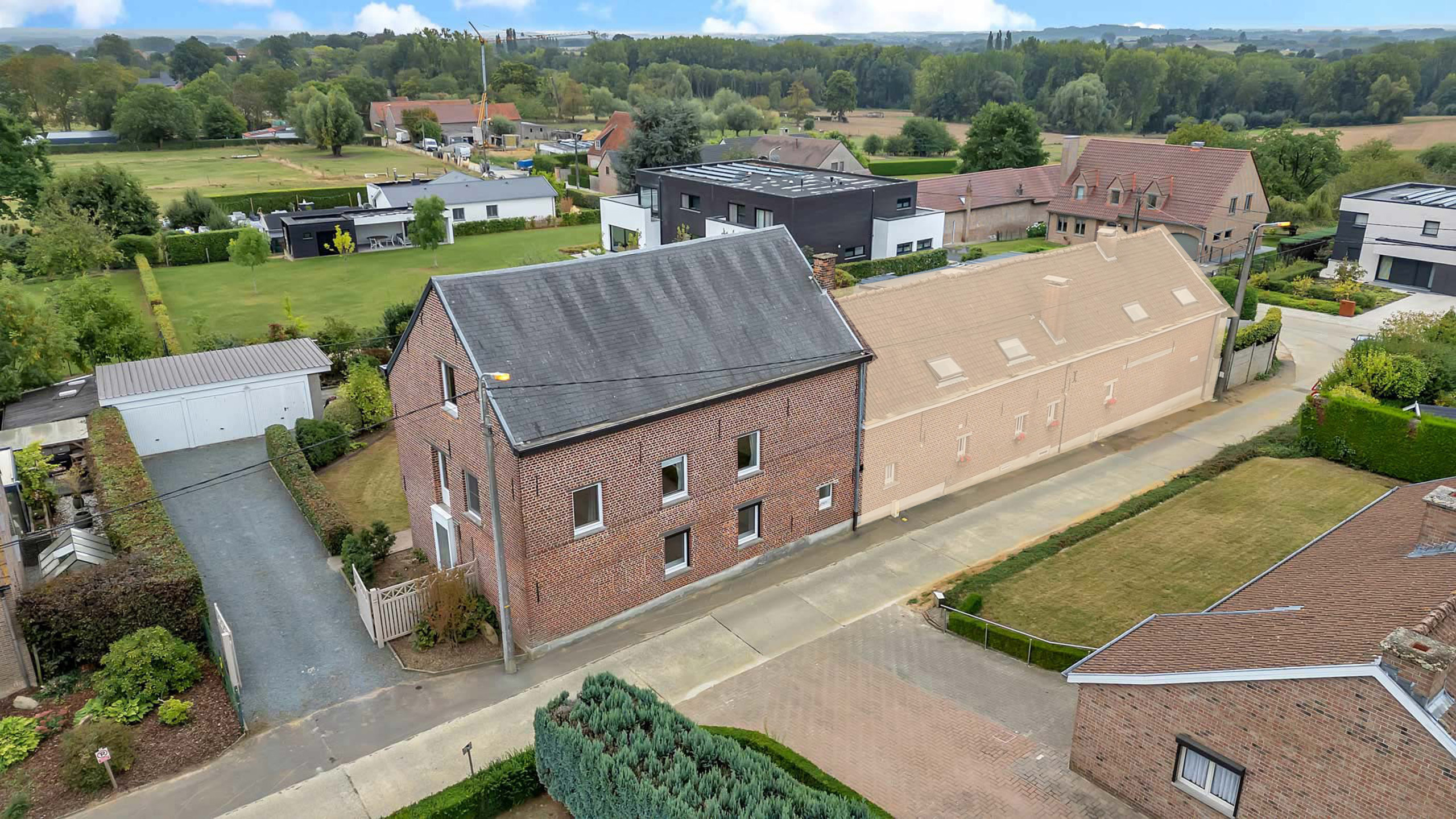 House for sale in Sint-Martens-Lennik with 5 bedrooms - photo 1