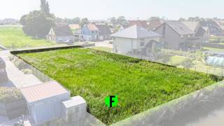 Bent u op zoek naar de perfecte locatie voor uw droomwoning? Dit bouwperceel op de Sluizenstraat 139 te Bredene biedt u een unieke kans om uw...