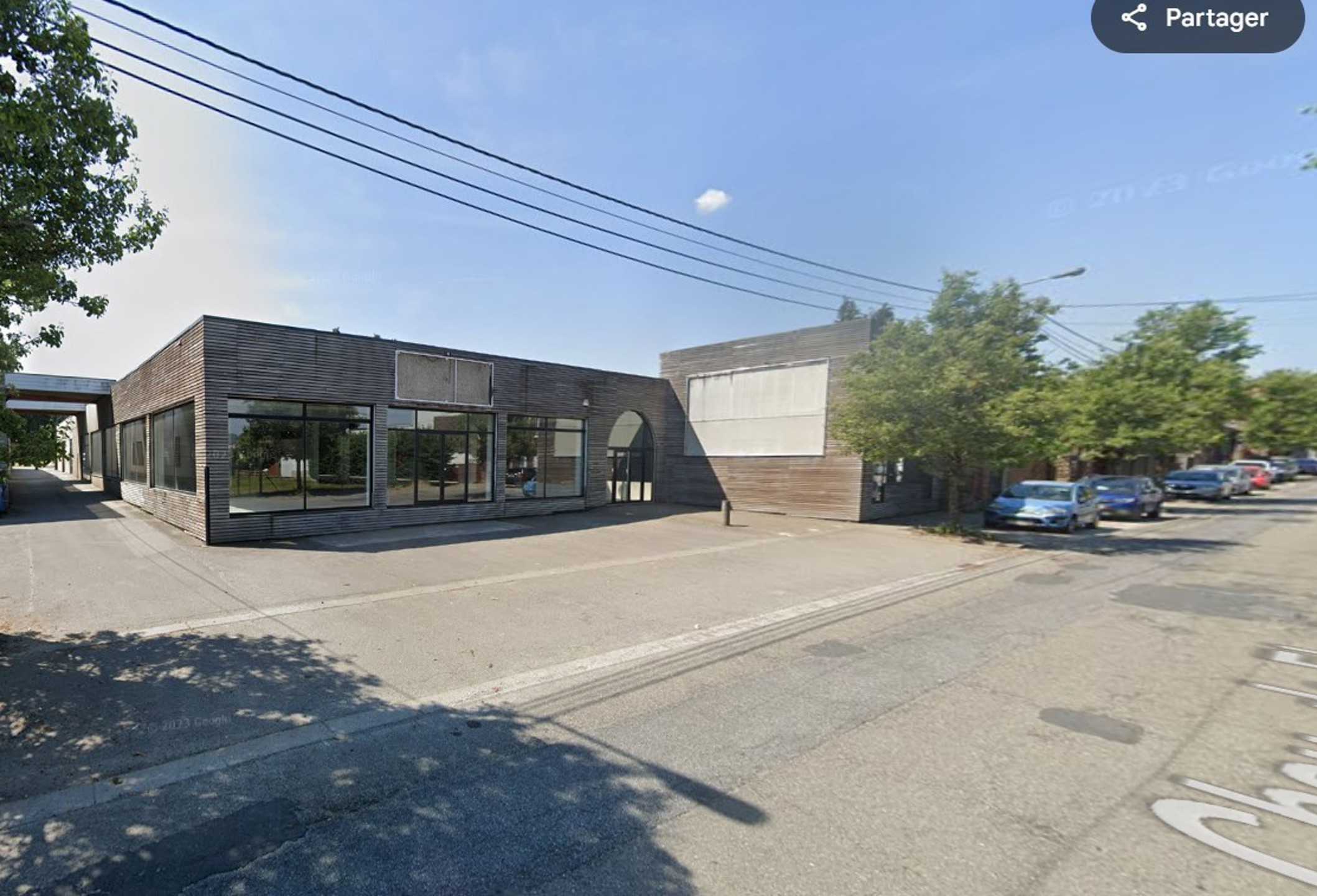 TE HUUR – Uitzonderlijke commerciële ruimte aan de rand van de retailparken “CITY NORD” en “ESPACE NORD” - foto 1