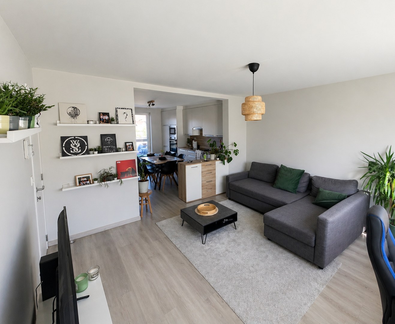 Gezellig en lichtrijk appartement met terras - foto 1