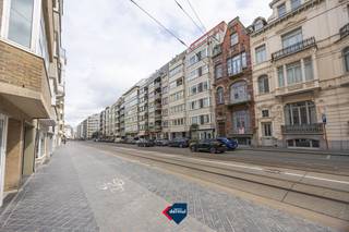 Discover this cosy, move-in-ready one-bedroom flat, situated on the seventh floor of a well-maintained residential block close to the beach. With...