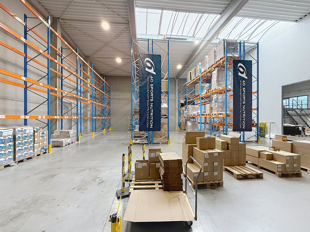 Magazijn (540 m²) met kantoor (60 m²) te huur in Kruisem - foto 4