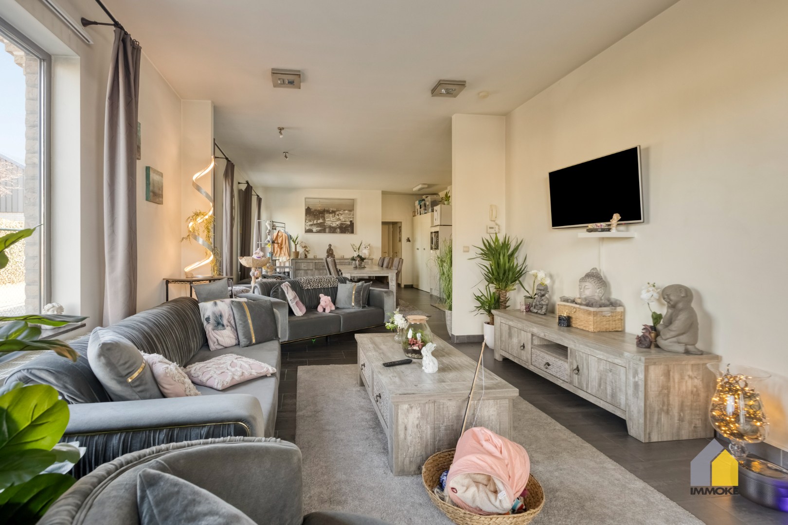 Gelijkvloers appartement (91 m²) in centrum met 1 slpk en parking. - foto 3