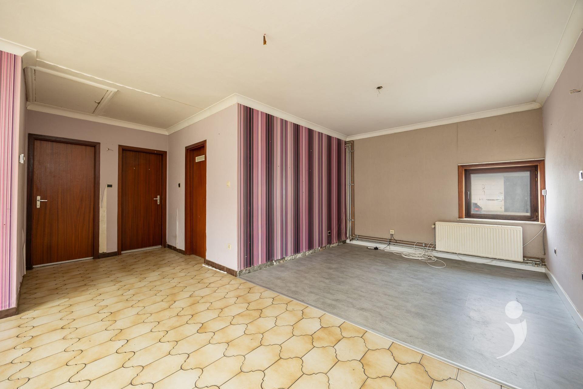 Te renoveren woning met veel potentiëel - foto 4