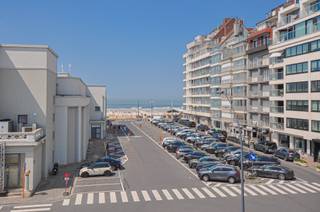 Exclusieve villa: Uitzonderlijk volledig gerenoveerde villa met een mooi zeezicht.De woning is afgewerkt met kwalitatieve materialen en met oog op...