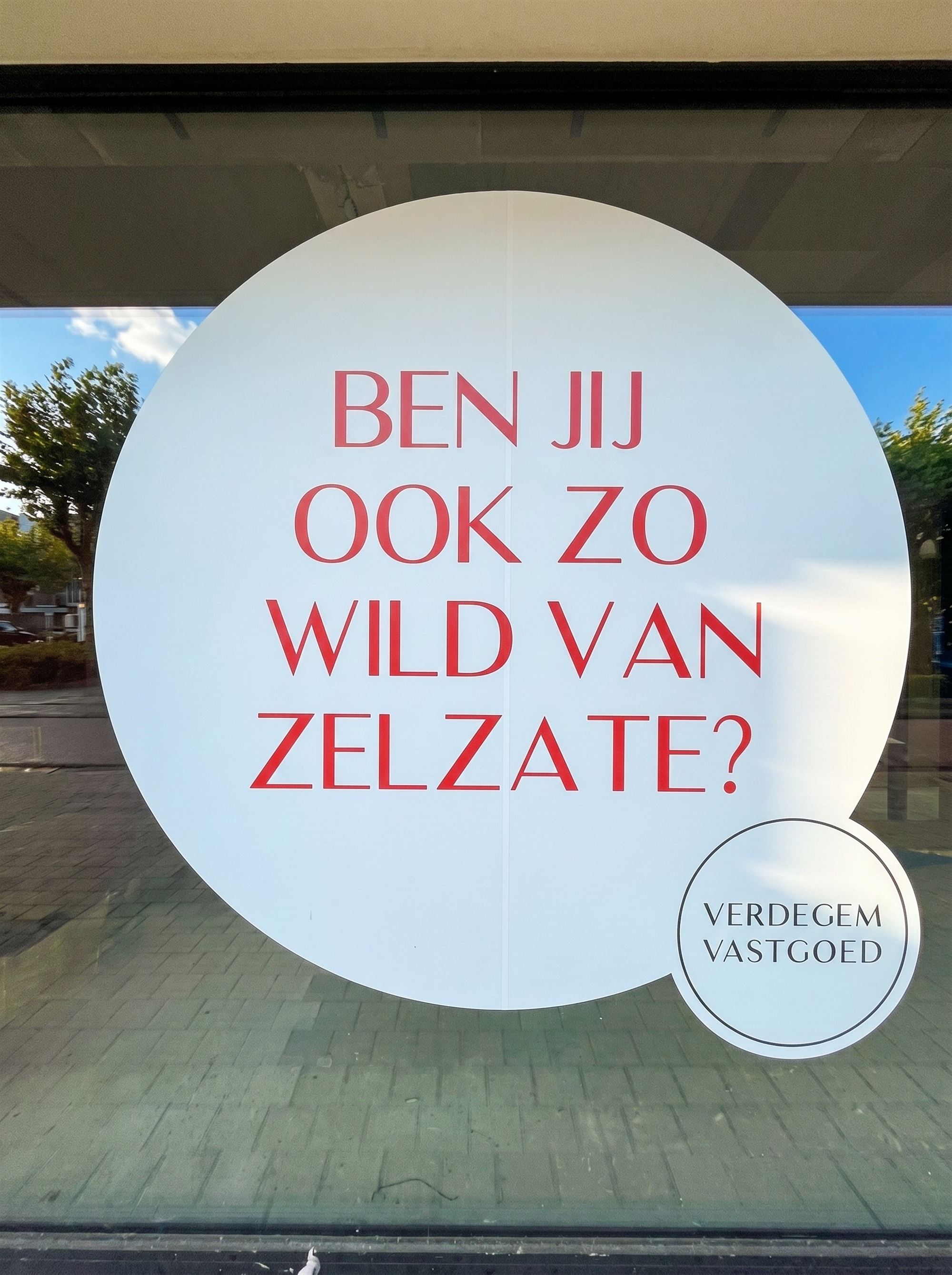 Ultra zichtbaar handelsgelijkvloers van 215m² en 10,5m vitrine op de markt - foto 4