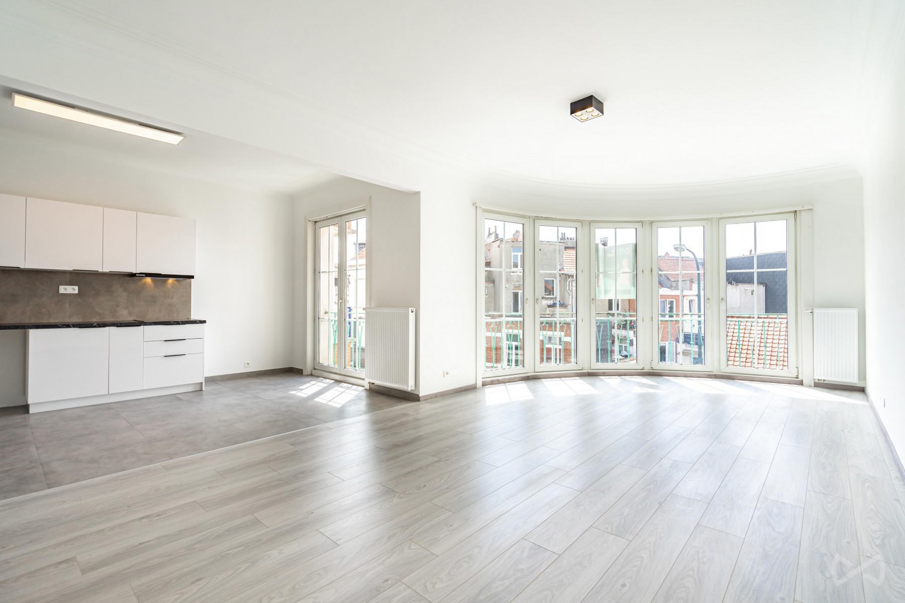 Prachtig appartement met 2 slaapkamers - foto 2