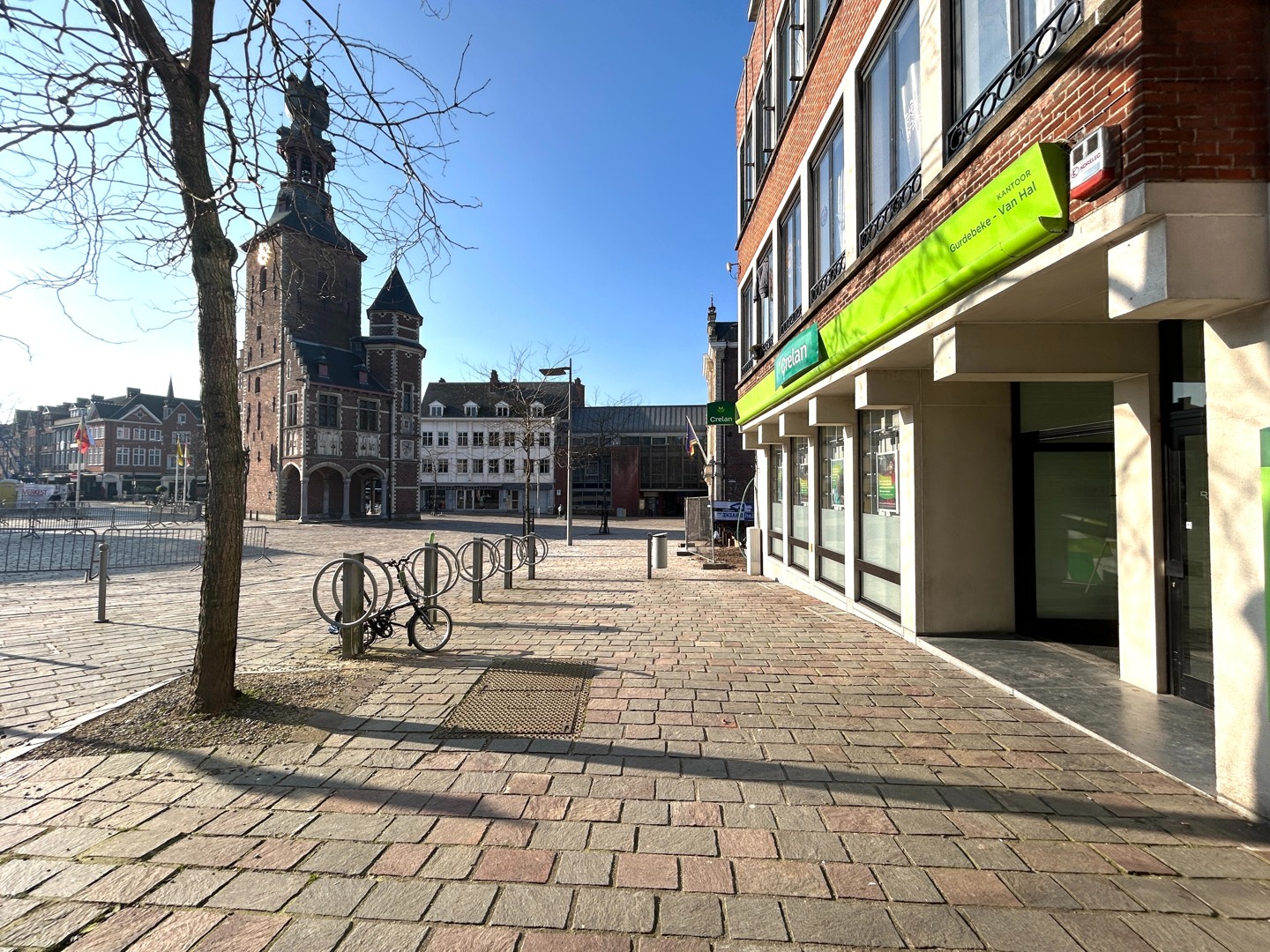 Veelzijdig handelspand op de Markt van Tielt! - foto 2