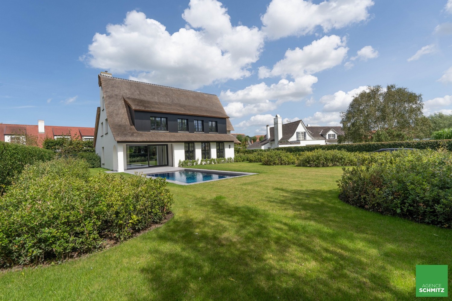 Schitterende alleenstaande villa met zwembad, rustig gelegen in een doodlopend straatje aan de rand van het Zoute. - foto 3