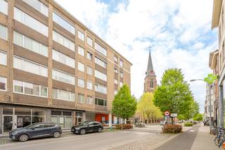 Looking for a move-in ready apartment in a strategic location in Mechelen? This bright and tastefully renovated apartment on the fifth and top...