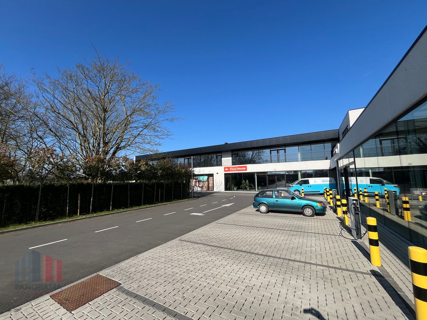 768 m² showroom/kantoor op absolute toplocatie nabij de R4 - foto 3